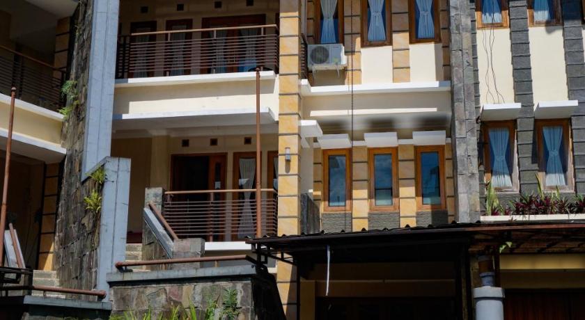 Larasmita Cisitu by Zenrra House — Hotel in Bandung