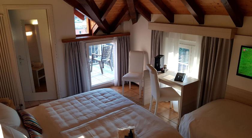 Image of Triple Room with Lake View 2