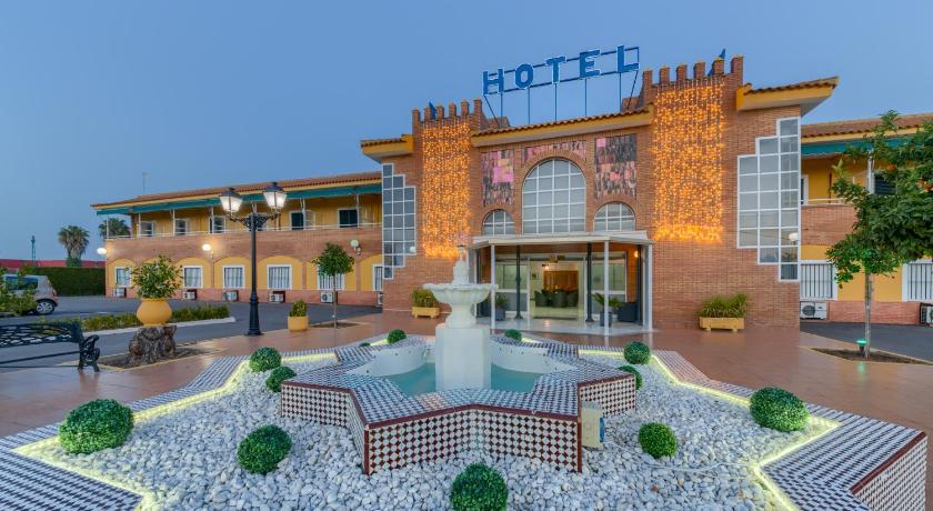 Hotel Torre De Los Guzmanes — Hotel in La Algaba