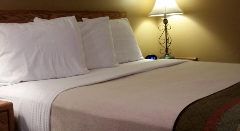 Lakeshor Motor Inn photo