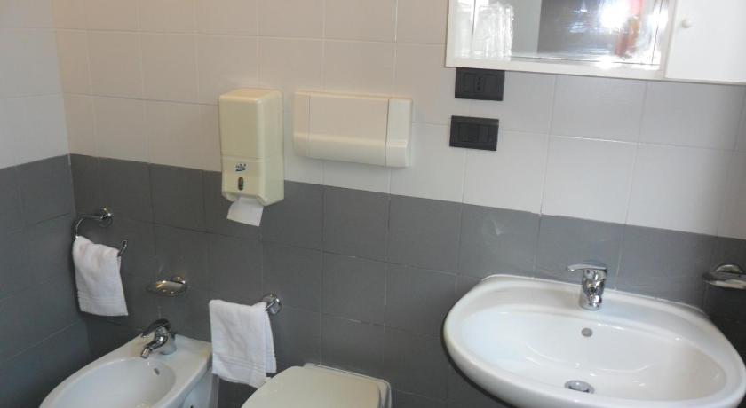 Image of Triple Room 1