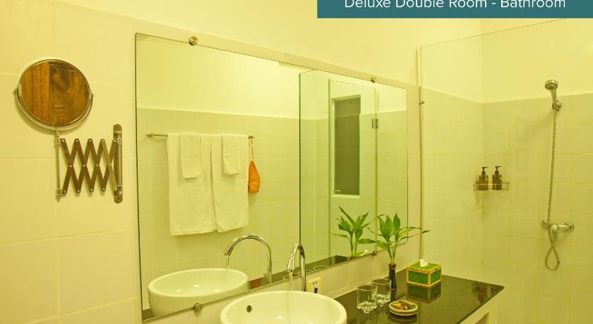 Image of Deluxe Pool View 2