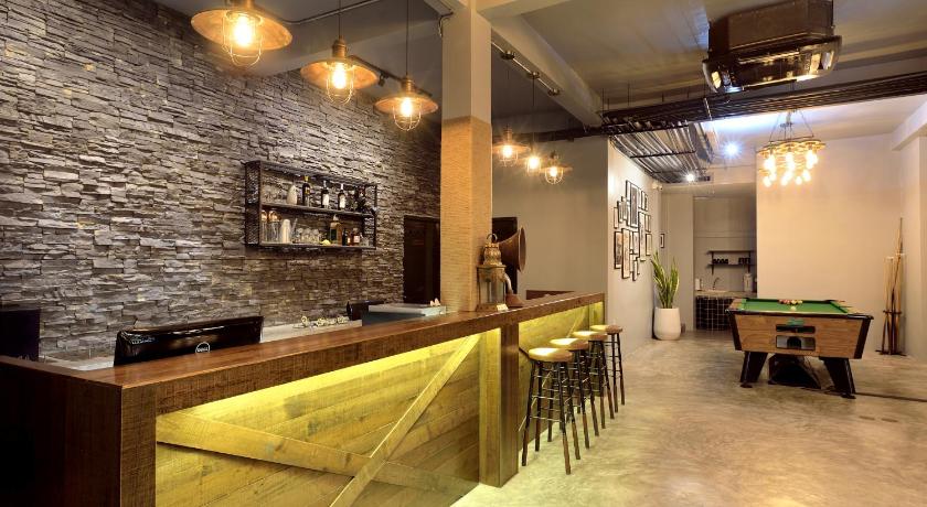 Bangkok Castle Black Bangkok 2-Star Hotel suite