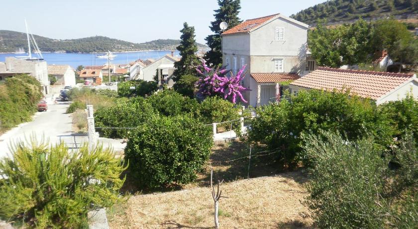 apartmani vranicic — Hotel in Vis