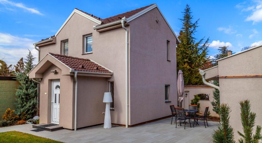 DC Executive Homes — Hotel in Novi Sad