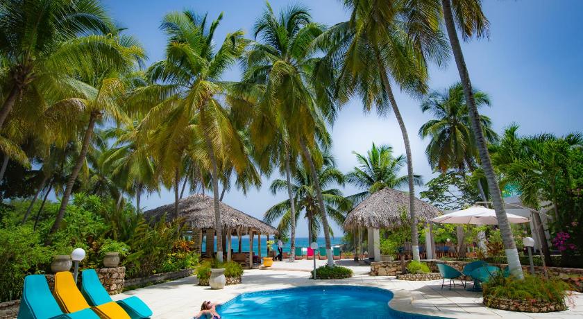 Hotel Restaurant Cyvadier Plage — Hotel in Delmas