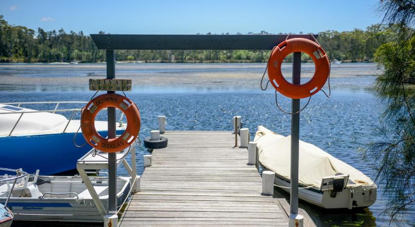 Calm Waters Waterfront Cottages — Hotel in Sussex Inlet