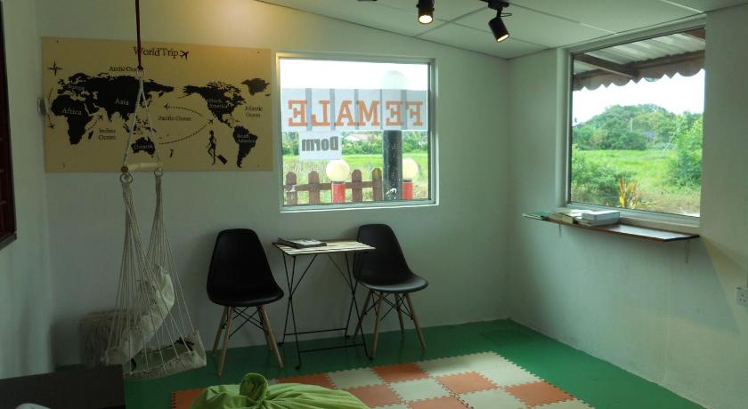 Rainbow Lodge Female Dorm — Hotel in Langkawi