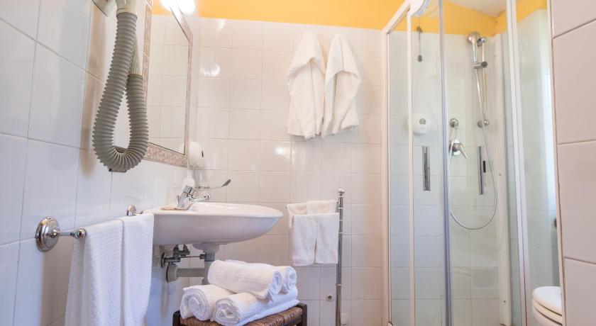 アッシジ Agriturismo Il Giardino Dei Ciliegi 5つ星 ゲストハウス プール