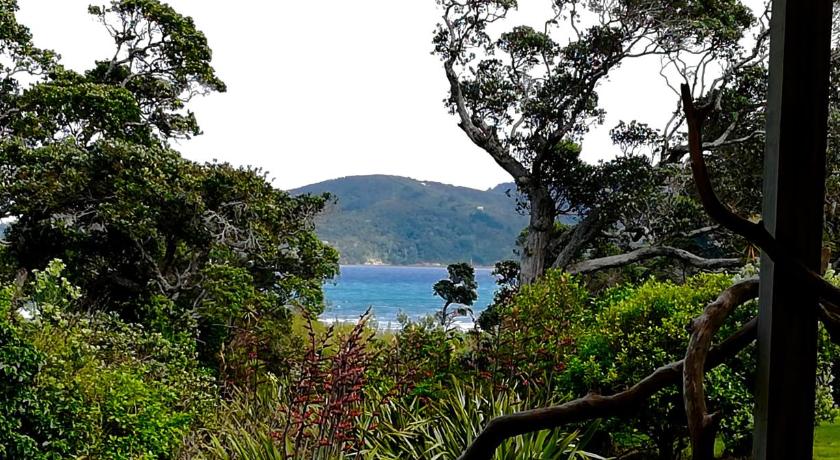 Mulberry Grove Retreat — Hotel in Great Barrier Island