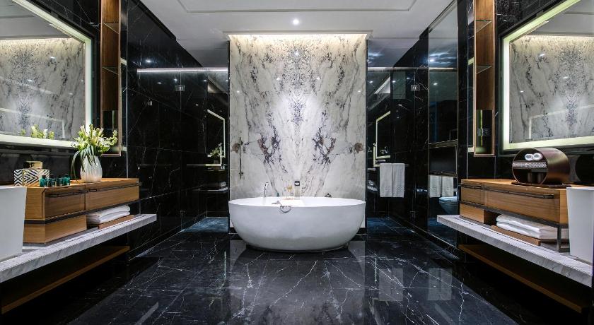 Image of Opera Suite, Club Millesime Access, 1 King Size Bed 2