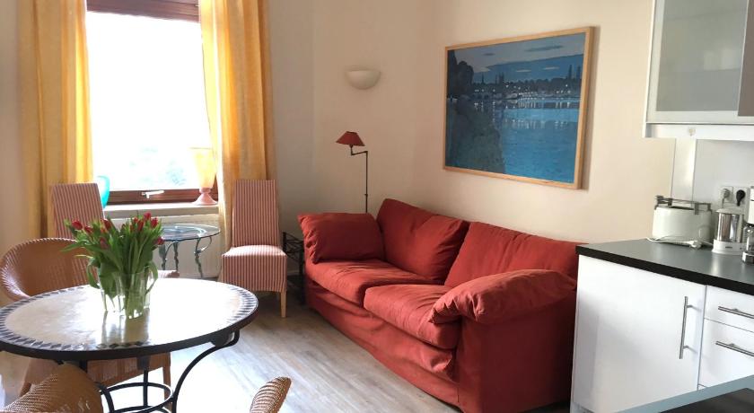 Image of Apartment with Garden View 6