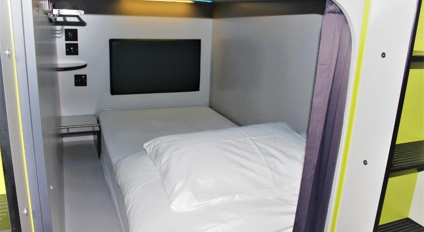 Image of Pod Bed in 22 Bed Mixed Dorm 7