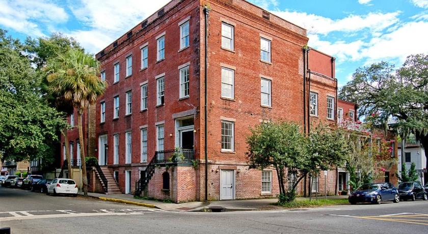 201 York #2 · Newly Renovated Parkside Apt! photo