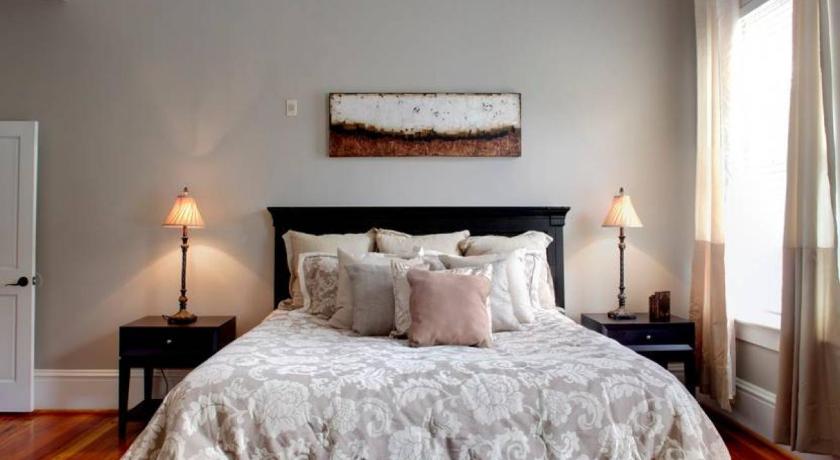201 York #2 · Newly Renovated Parkside Apt! photo