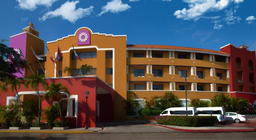 Adhara Hacienda Cancun Hotel