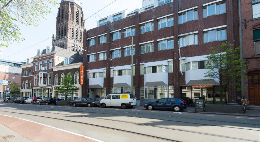 easyHotel The Hague City Centre photo