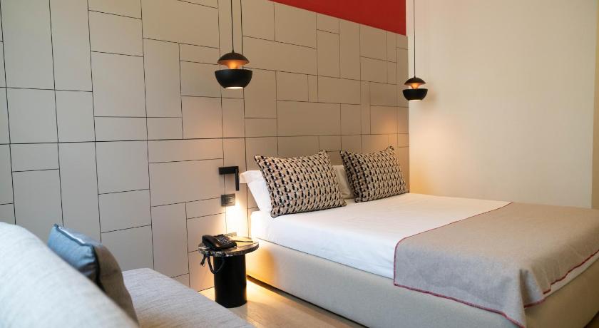 Image of Deluxe Room 9