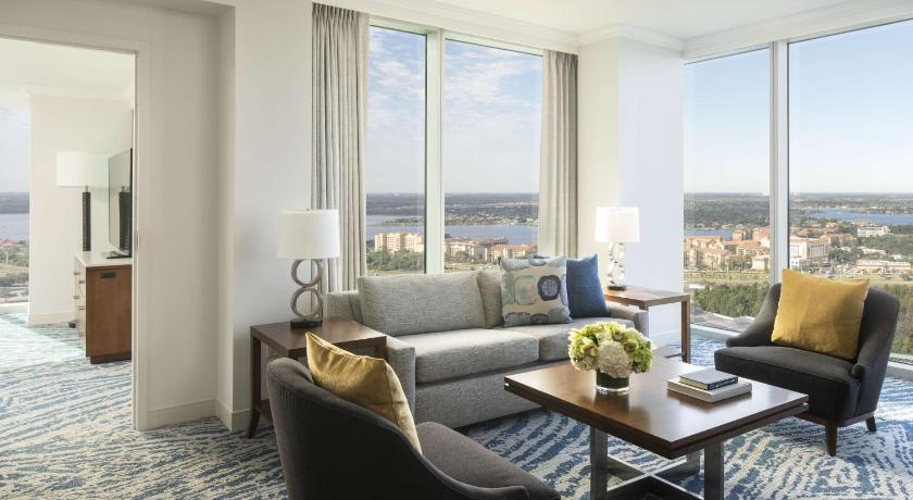 Image of 1 Bedroom Suite, 1 King Bed 0