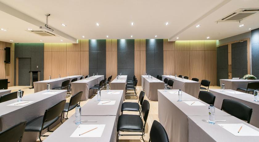 コンケン Nadee 10 Resort & Hotel 4つ星 ホテル 外観