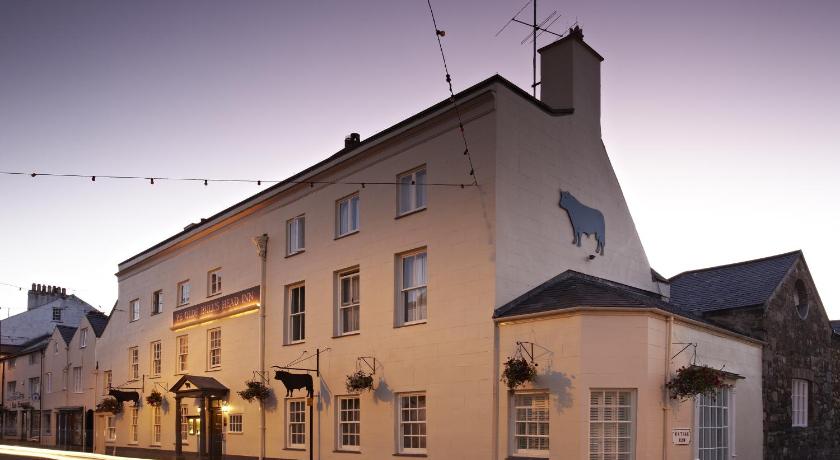 The Bull and Townhouse - Beaumaris — Hotel in Beaumaris