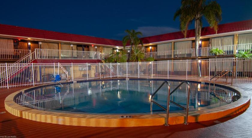 EXPRESS INN & SUITES CLEARWATER photo
