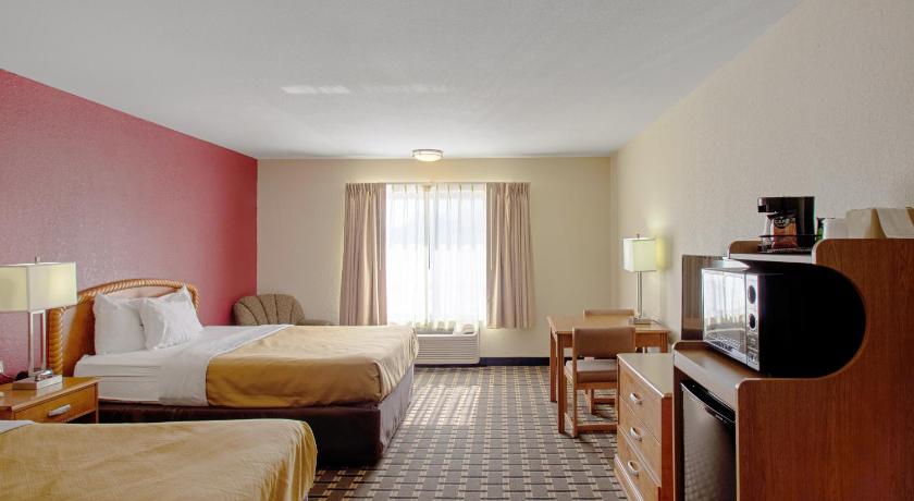 Econo Lodge Inn & Suites