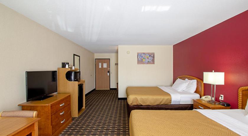 Econo Lodge Inn & Suites