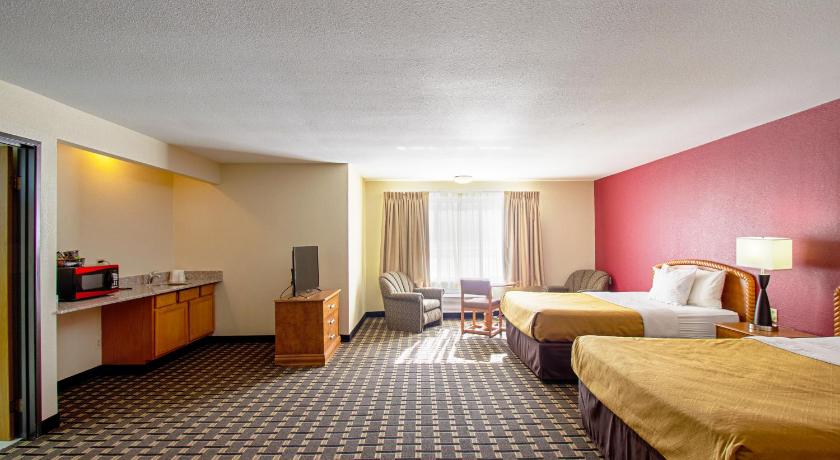 Econo Lodge Inn & Suites