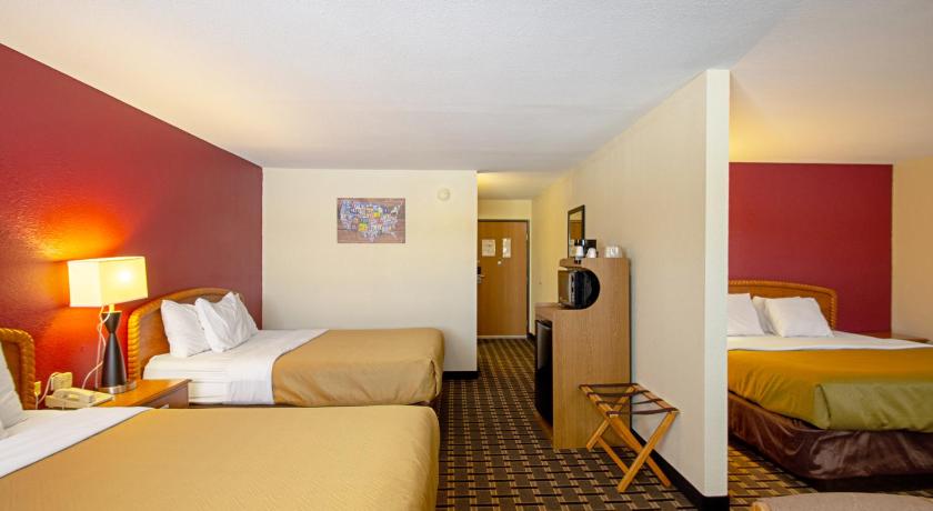 Econo Lodge Inn & Suites