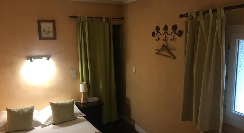 Image of Single Room with Shared Toilet 1