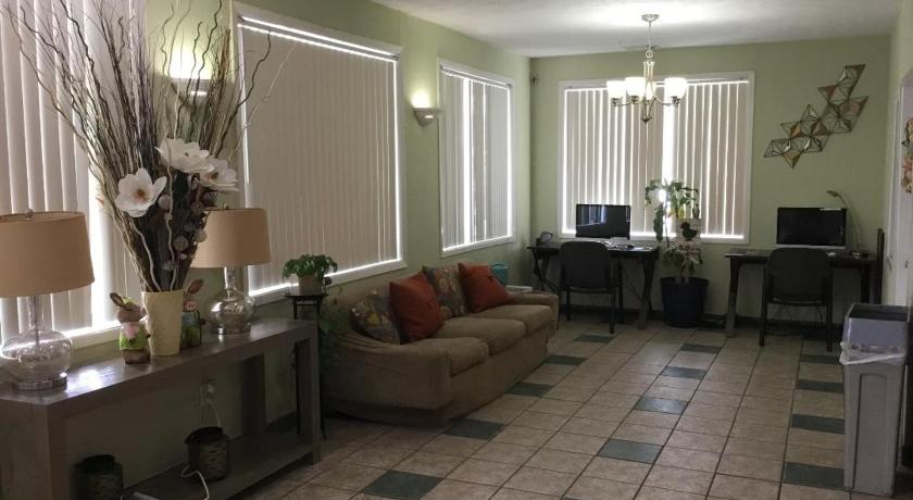 Houston Inn and Suites photo