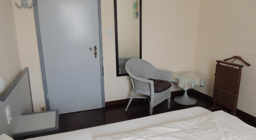 Bahn-Hotel photo