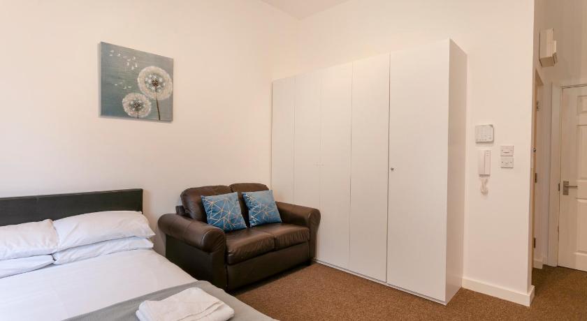 Mega Stella Apartment Liverpool Deals Photos Reviews