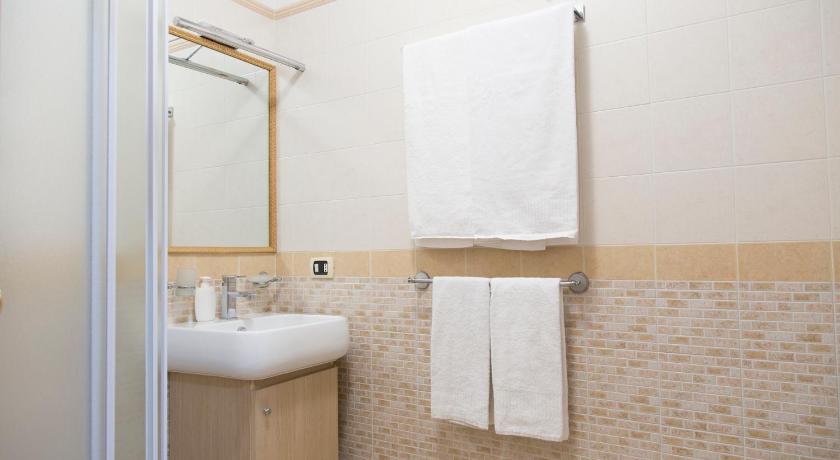 Image of Double or Twin Room with Private Bathroom 2