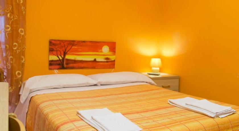 Image of Double or Twin Room with Private External Bathroom 1