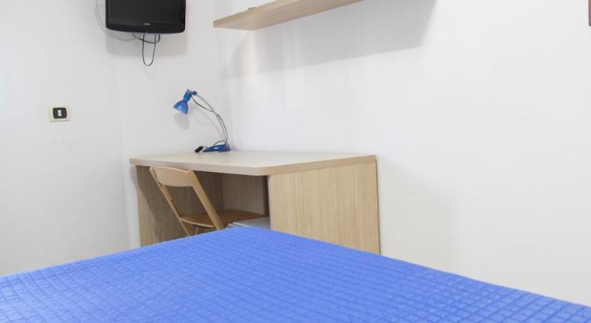 Image of Double or Twin Room with Private External Bathroom 3