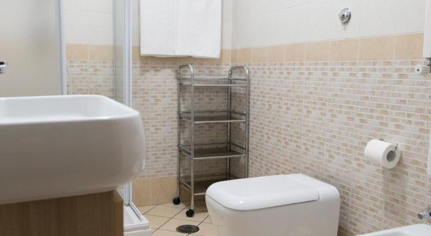 Image of Deluxe Double or Twin Room with Balcony 2