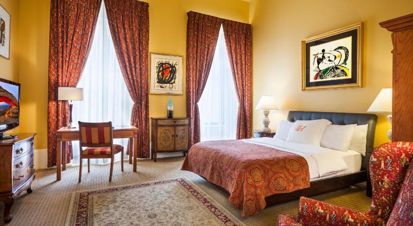 Image of Premier King Room 7