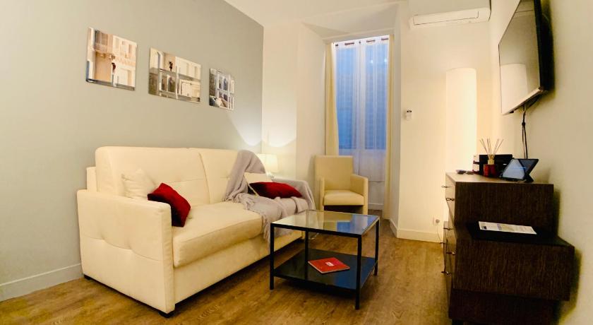 Image of Apartment 11