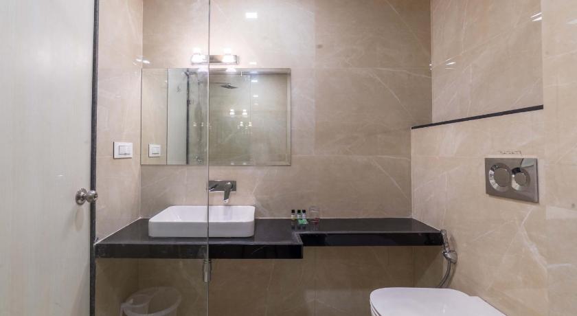 Hotel Aarunya Royale photo