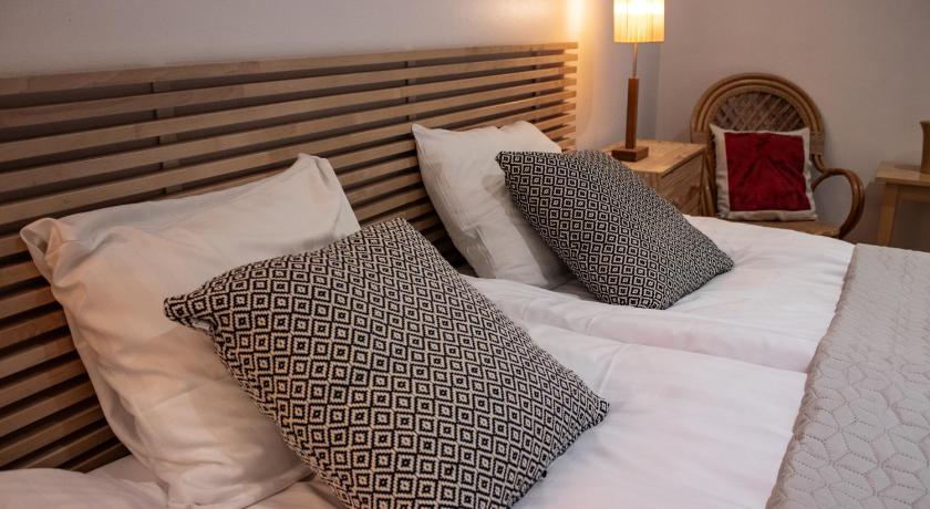 Image of Superior Double or Twin Room with Garden View 7
