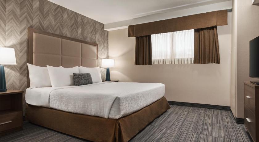 Ramada by Wyndham Airdrie Hotel and Suites