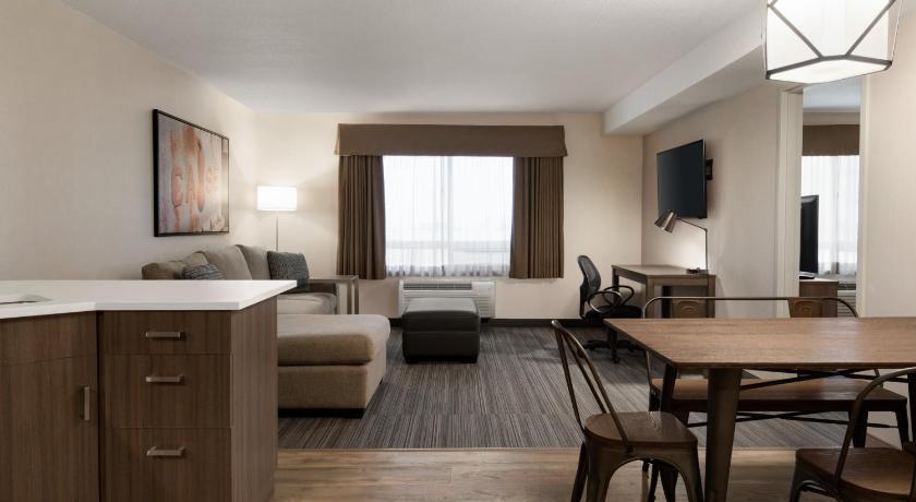 Ramada by Wyndham Airdrie Hotel and Suites