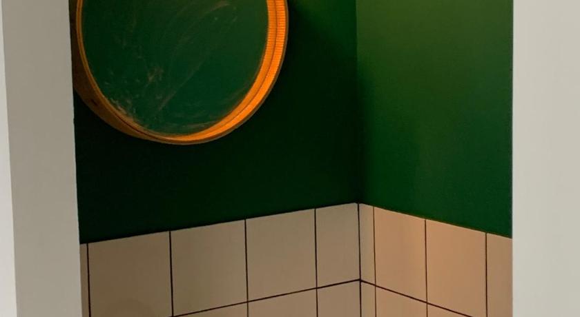 Bathroom, Place aux huiles in Marseille