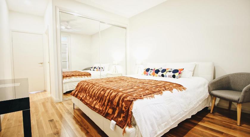 Best Price On Cozy 5 Bed House In Sydney In Sydney Reviews