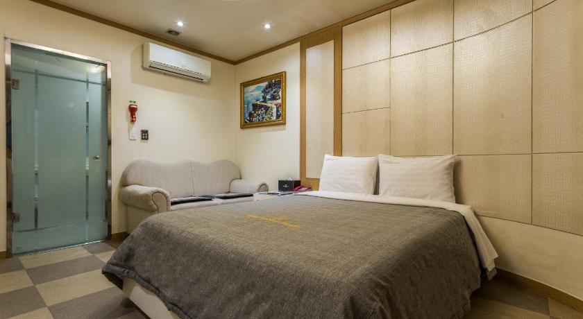 Immagine di Camera Matrimoniale Standard (Standard Double Room) 7