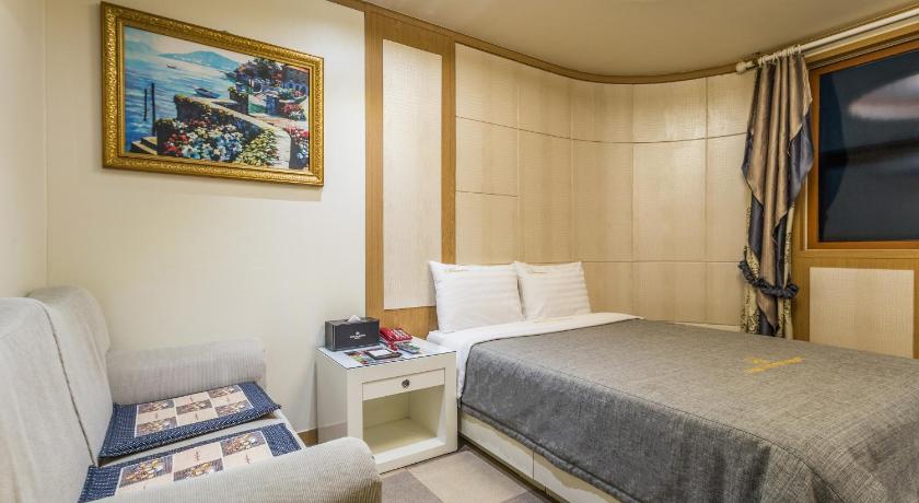 Immagine di Camera Matrimoniale Standard (Standard Double Room) 9