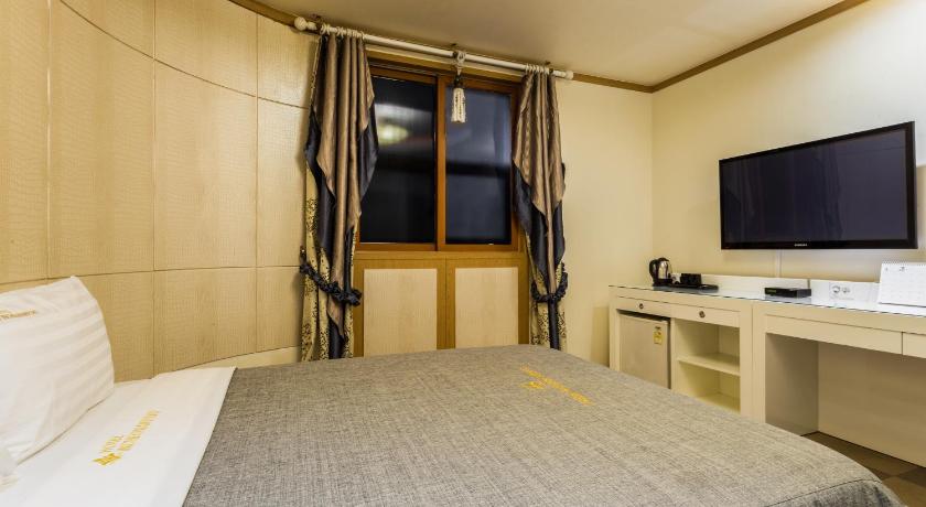 Immagine di Camera Matrimoniale Standard (Standard Double Room) 10