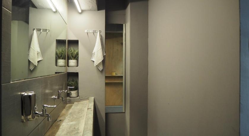 Image of Bunk Bed in Mixed Dormitory Room 3
